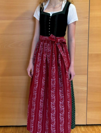Dirndl Brennerin DL05 218,09 .jpg